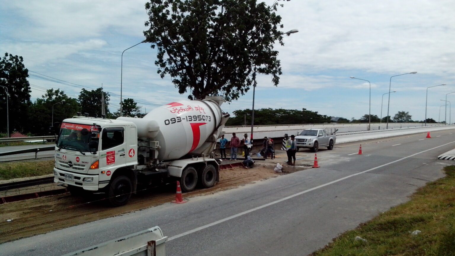 เทคอนกรีตแม่สอด