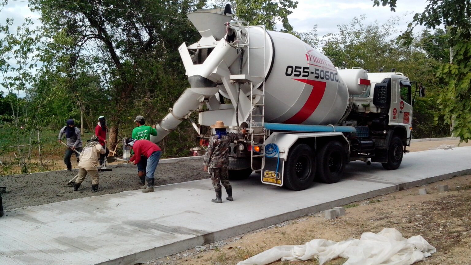 เทคอนกรีตแม่สอด